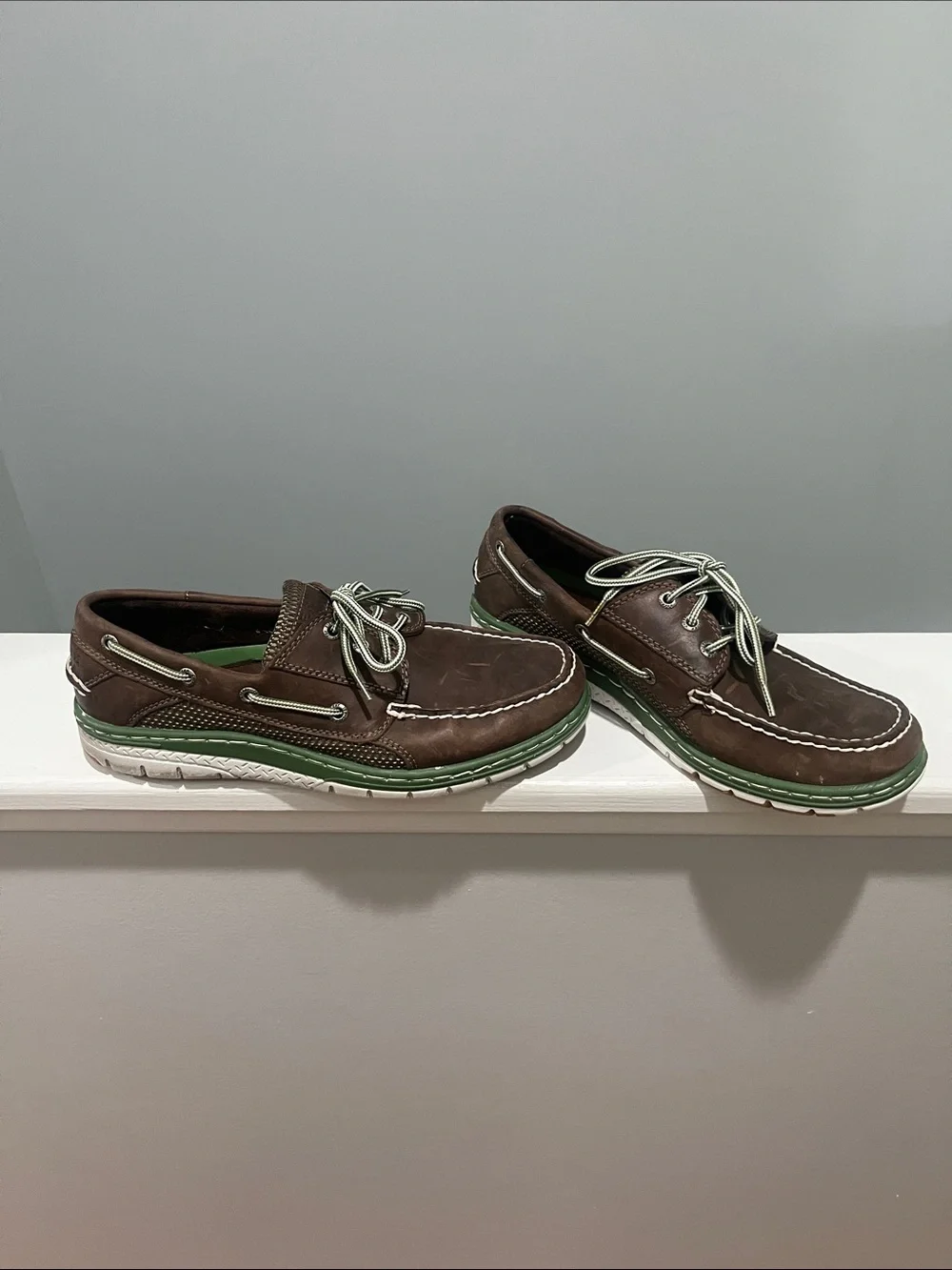 Sperry 8 1/2 Brown Leather Boat Shoes Green Accent Men's Casual Deck Shoes 8.5